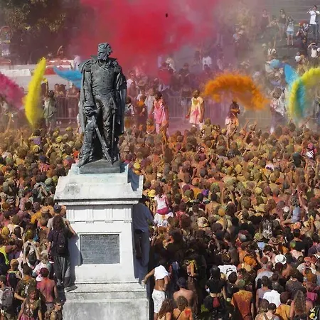 Le Charmeur * * * * Aurillac