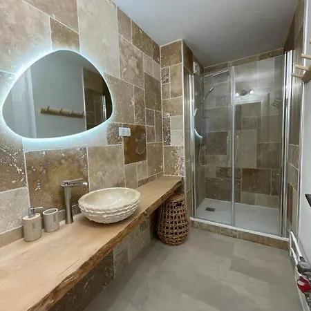 Le Charmeur * * * Apartmán